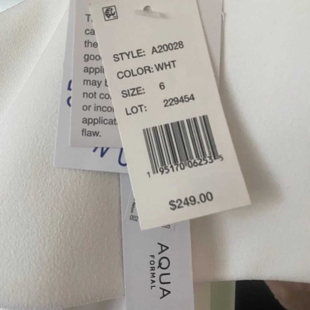 AQUA Off-the-Shoulder Scuba Crepe Gown - Exclusive NWT White Ivory Size 6 - Picture 5 of 7